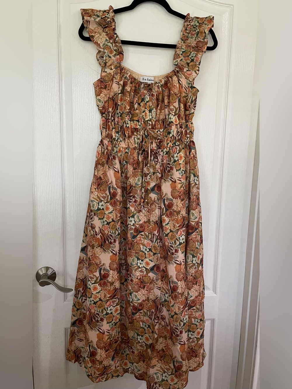 En Saison Floral Midi Dress in Peach, Rust, Green